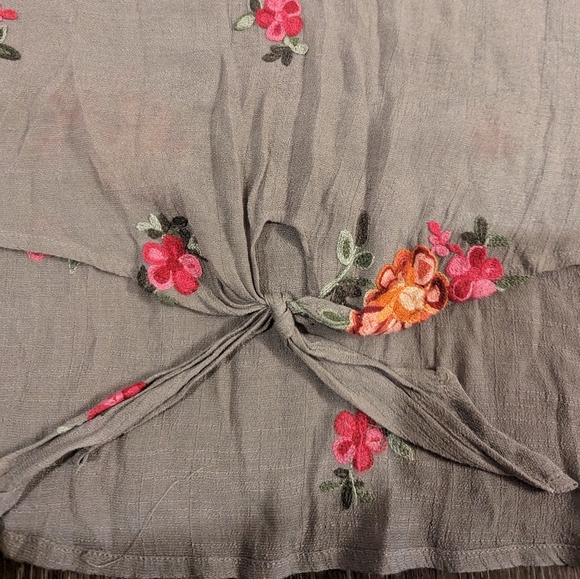 Fig and Flower embroidered boho floral tie front top - Picture 5 of 10